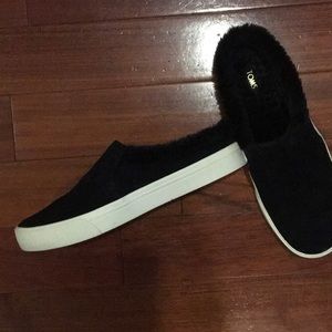 Furry inside toms slip-ons